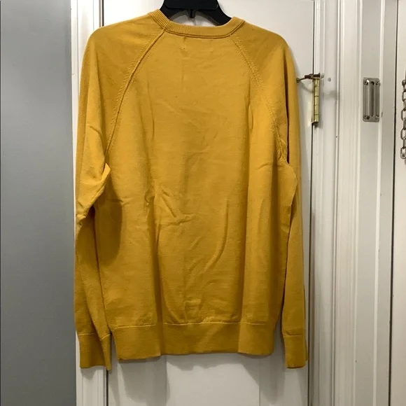 BANANA REPUBLIC Men's Gold Sweater